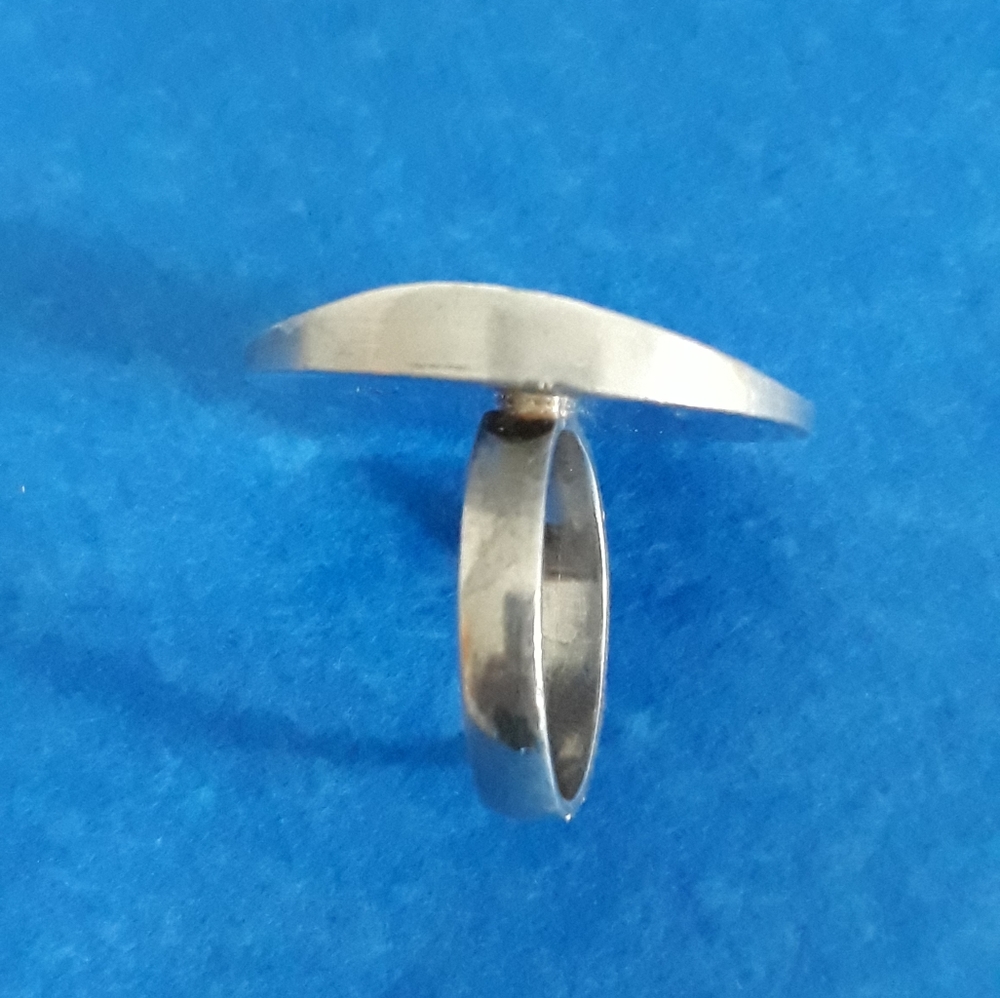925 SILVER RING. # 7.5 - Picture 3 of 9